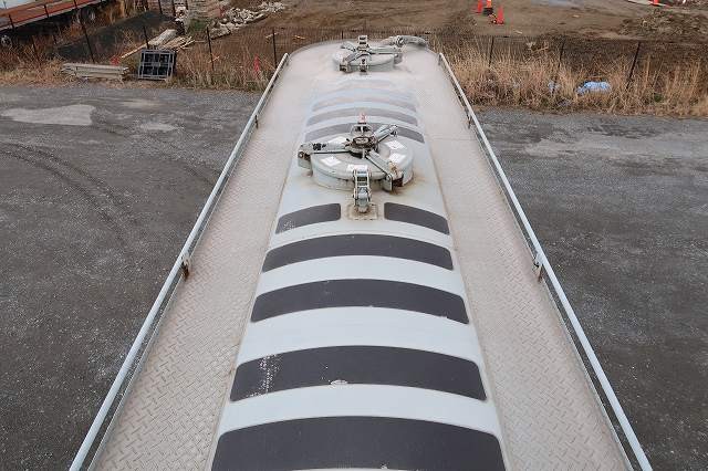 中古トラック UDトラックス粉粒体運搬車 ＃8