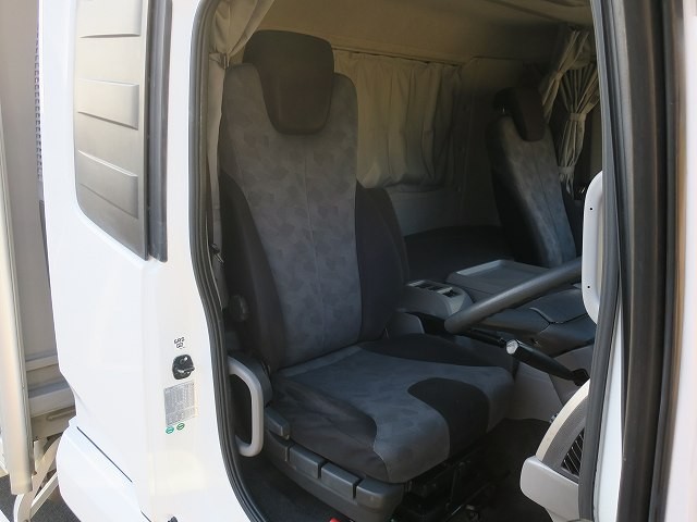 中古トラック UDトラックスアルミウィング ＃13