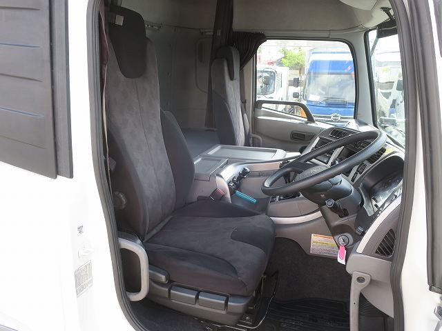 中古トラック UDトラックストラクタヘッド ＃14