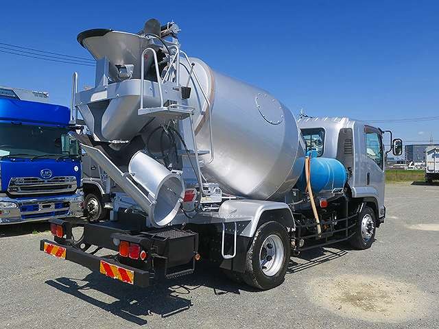 中古トラック いすゞコンクリートミキサー車 #3