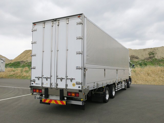 中古トラック UDトラックスアルミウィング ＃3