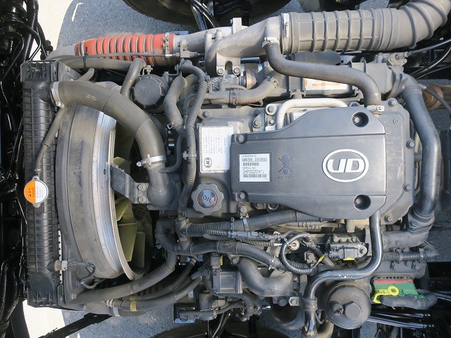 中古トラック UDトラックス平ボディアルミブロック #11