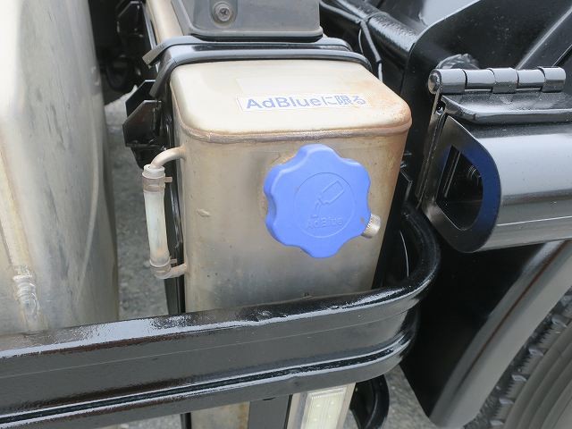 中古トラック UDトラックストラクタヘッド #12