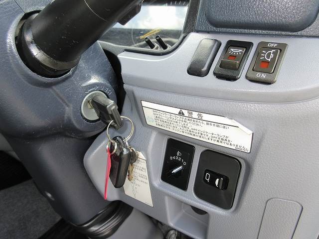 中古トラック 三菱ふそうアルミバン #18