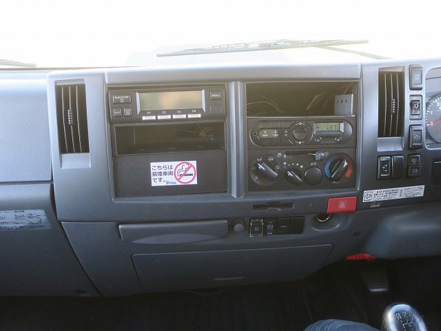 中古トラック いすゞ冷凍バン ＃17