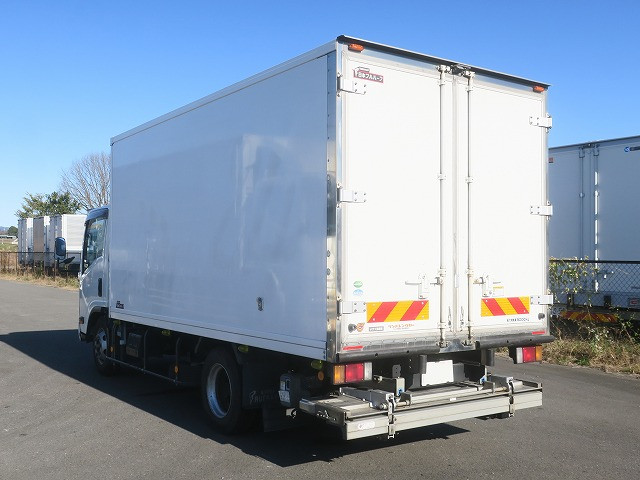 中古トラック いすゞ冷凍バン ＃4