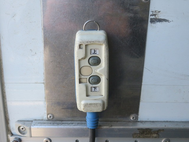 中古トラック いすゞ冷凍バン ＃9