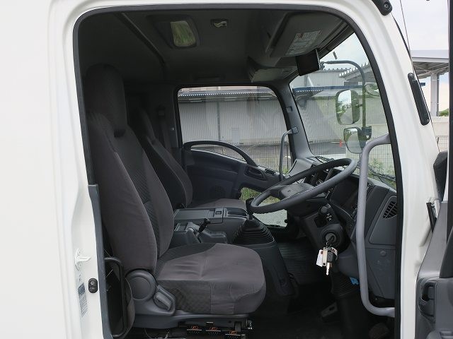 中古トラック いすゞアルミウィング ＃13