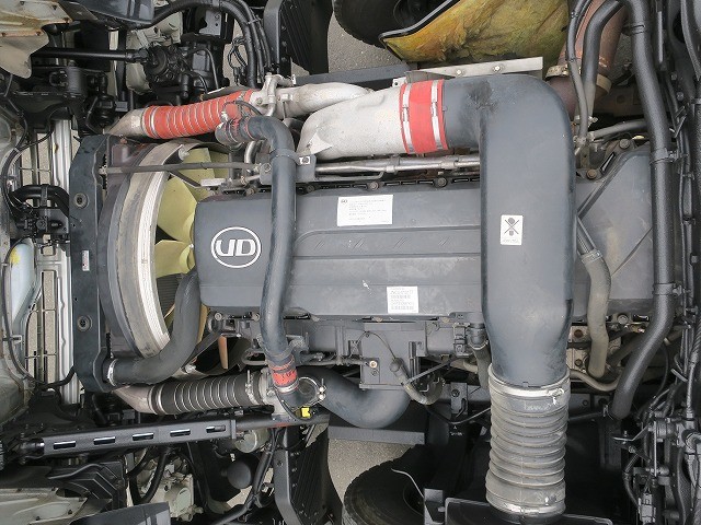 中古トラック UDトラックストラクタヘッド ＃13