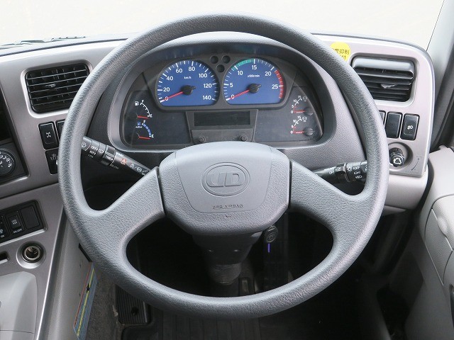 中古トラック UDトラックストラクタヘッド ＃16