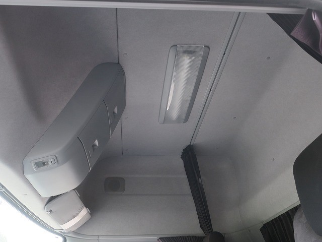 中古トラック UDトラックストラクタヘッド ＃24