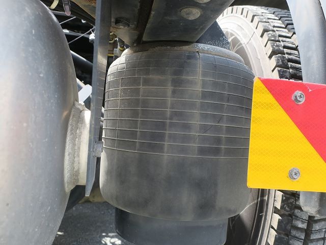 中古トラック UDトラックストラクタヘッド #11