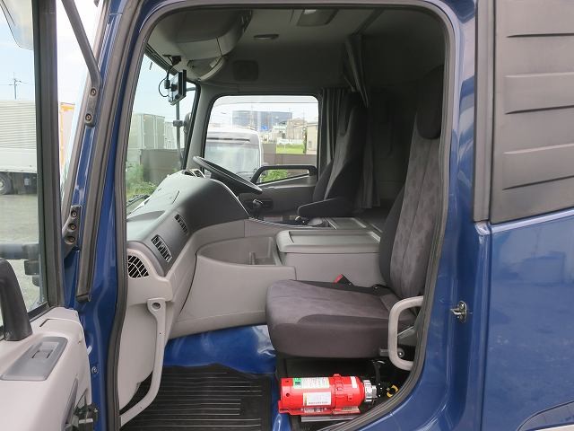 中古トラック UDトラックストラクタヘッド ＃23