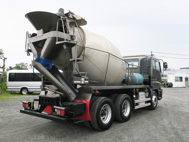 中古トラック いすゞコンクリートミキサー車 ＃3
