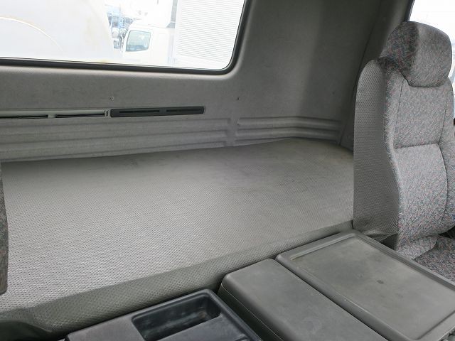 中古トラック いすゞコンクリートミキサー車 #24