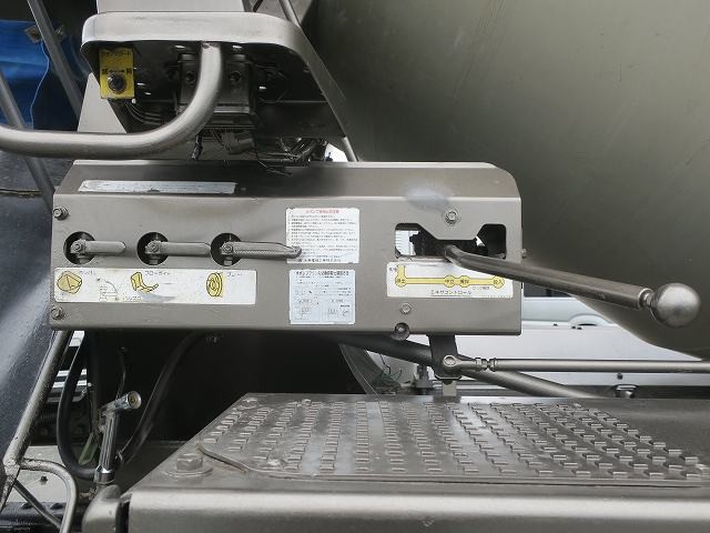 中古トラック いすゞコンクリートミキサー車 #8