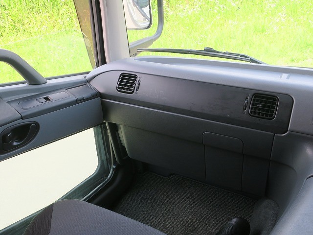 中古トラック 三菱ふそう冷凍バン ＃16