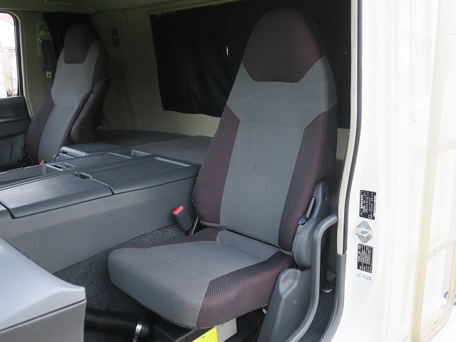 中古トラック 三菱ふそう冷凍バン ＃23