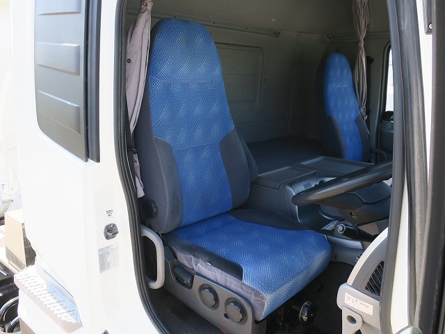中古トラック UDトラックス粉粒体運搬車 #13