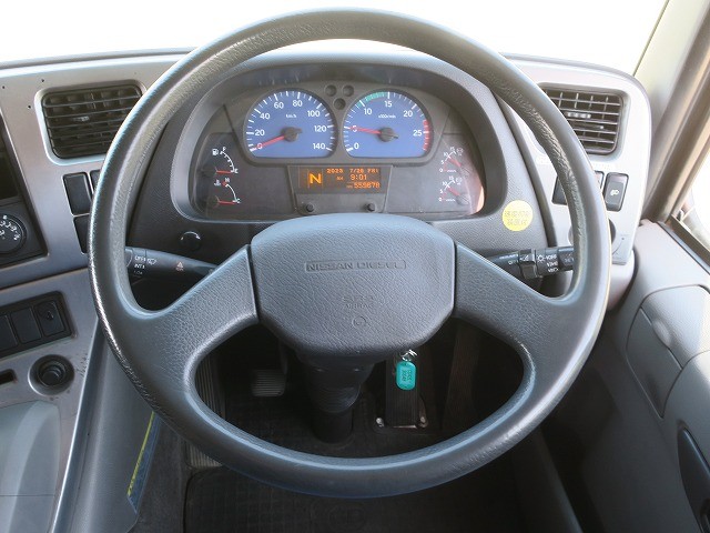中古トラック UDトラックス粉粒体運搬車 #15