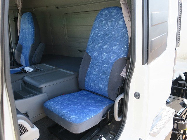 中古トラック UDトラックス粉粒体運搬車 #22