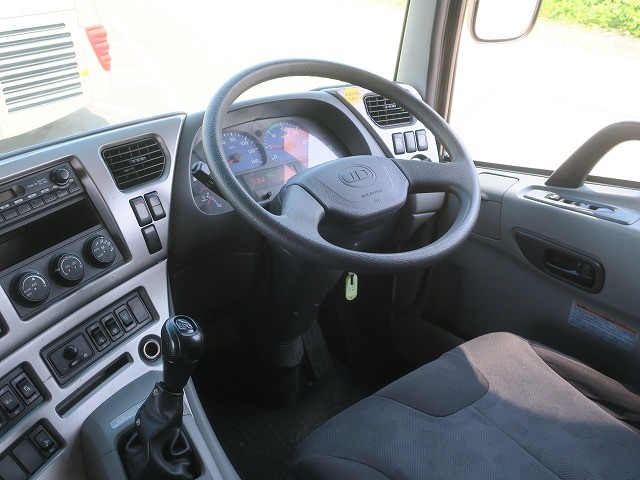 中古トラック UDトラックス平ボディアルミブロック #16