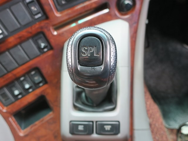 中古トラック UDトラックス粉粒体運搬車 #18