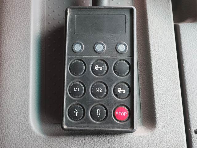 中古トラック UDトラックス粉粒体運搬車 #20
