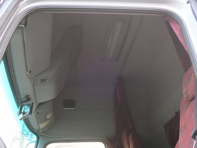 中古トラック UDトラックス粉粒体運搬車 #24