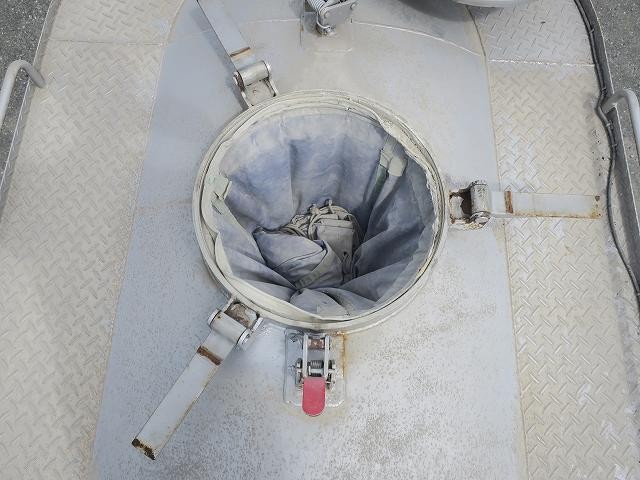 中古トラック UDトラックス粉粒体運搬車 ＃8