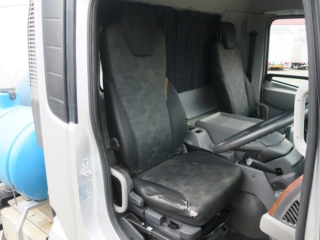 中古トラック UDトラックスコンクリートミキサー車 ＃15