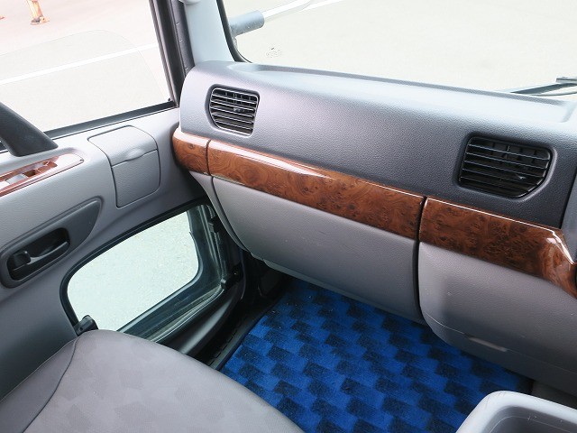 中古トラック UDトラックスコンクリートミキサー車 ＃16