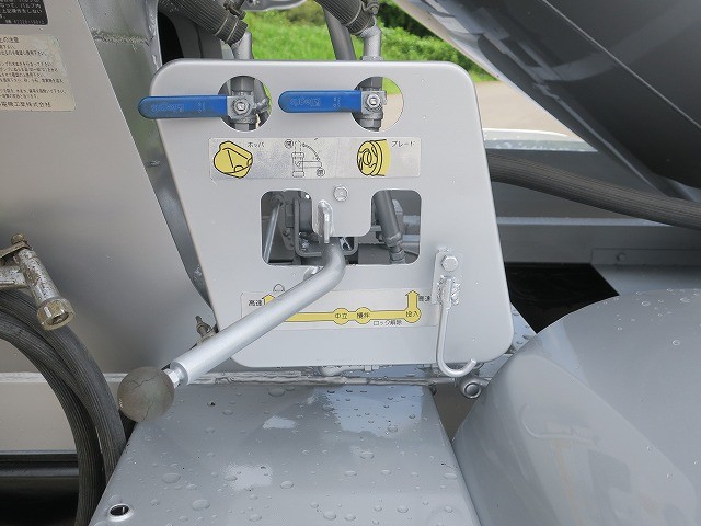 中古トラック UDトラックスコンクリートミキサー車 ＃8