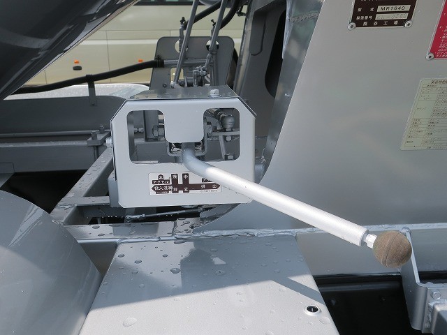 中古トラック UDトラックスコンクリートミキサー車 #9