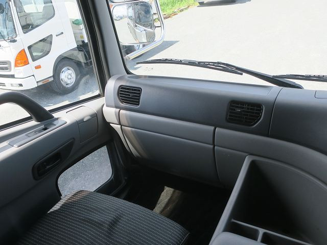 中古トラック UDトラックストラクタヘッド #15
