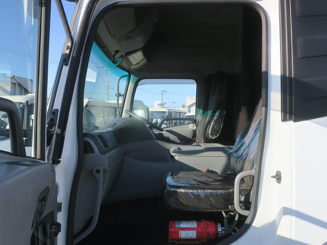 中古トラック UDトラックストラクタヘッド #22