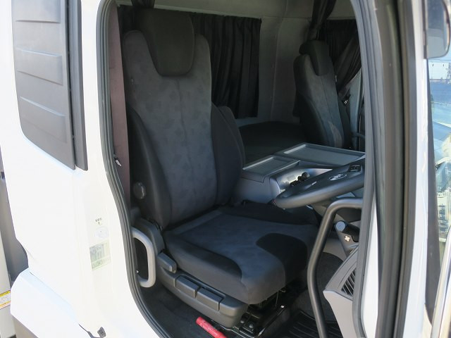 中古トラック UDトラックスアルミウィング ＃13