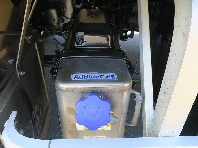 中古トラック UDトラックス冷凍バン ＃12