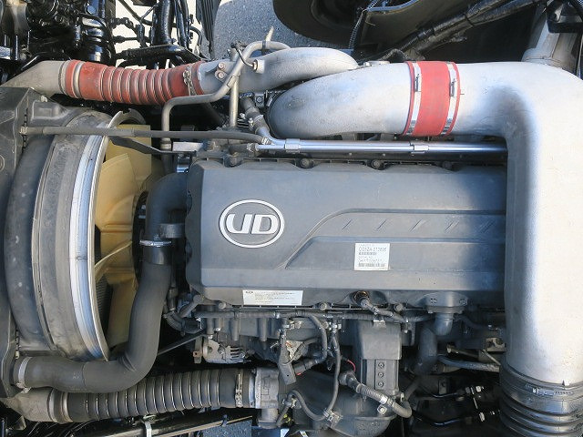 中古トラック UDトラックス冷凍バン ＃13