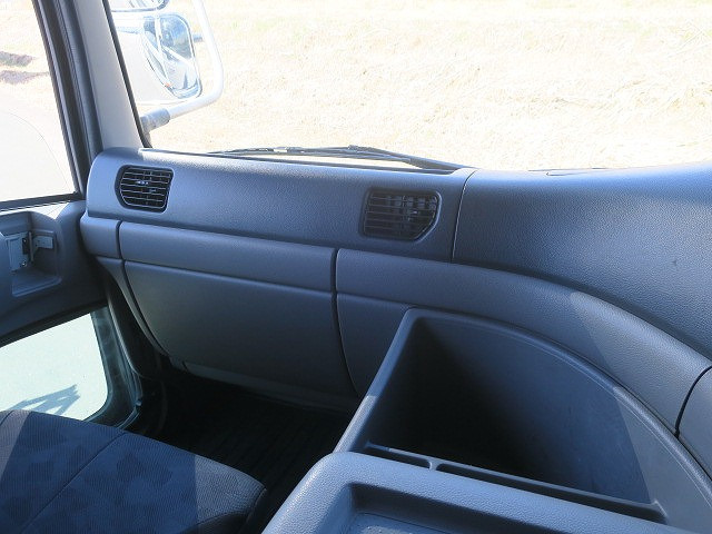 中古トラック UDトラックス冷凍バン ＃15