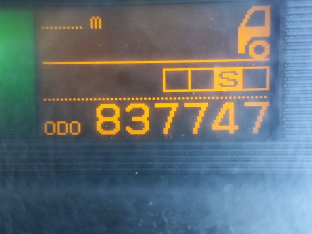 中古トラック UDトラックス冷凍バン ＃17