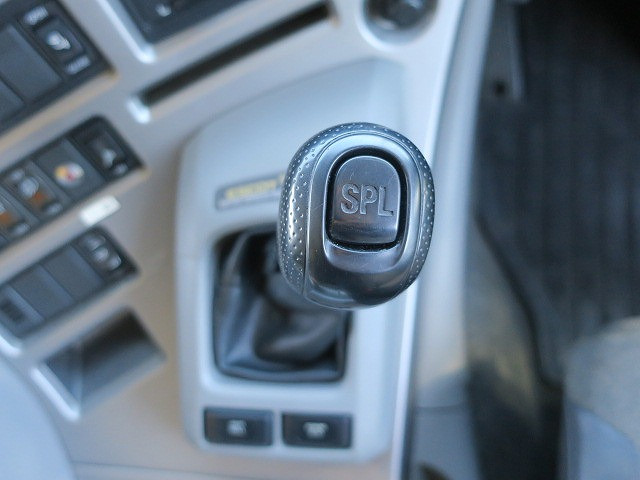 中古トラック UDトラックス冷凍バン ＃18