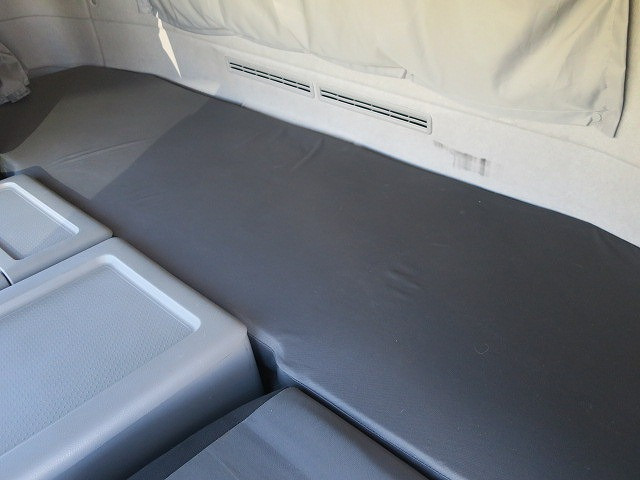 中古トラック UDトラックス冷凍バン ＃24