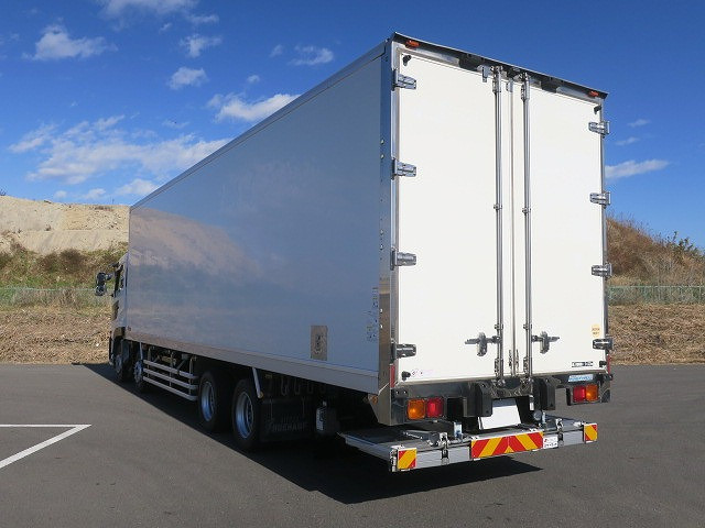 中古トラック UDトラックス冷凍バン ＃4