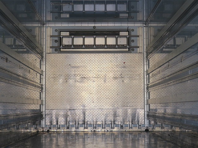 中古トラック UDトラックス冷凍バン ＃7