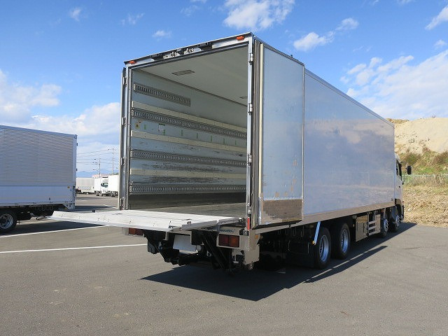中古トラック UDトラックス冷凍バン ＃9
