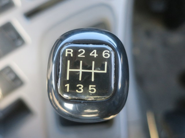 中古トラック UDトラックスコンクリートミキサー車 #18