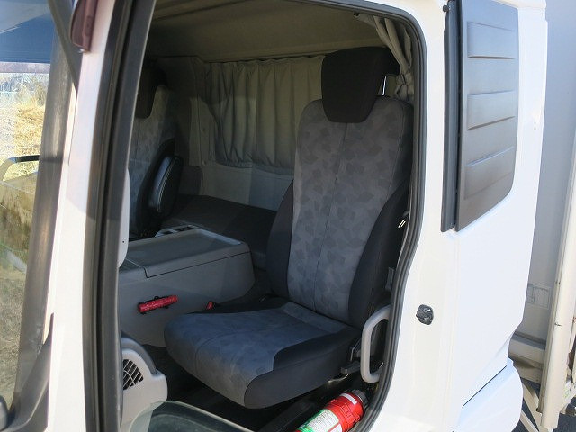 中古トラック UDトラックスアルミウィング ＃22