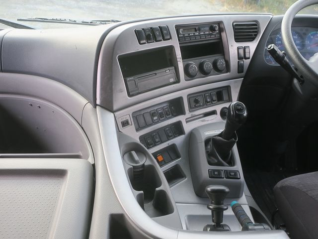 中古トラック UDトラックストラクタヘッド #16