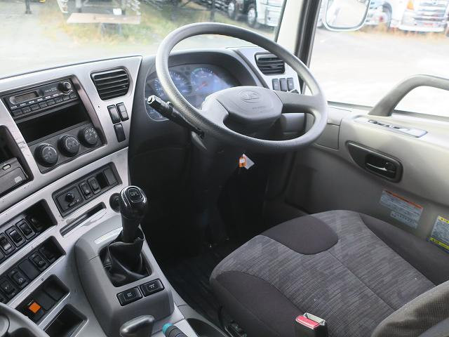 中古トラック UDトラックストラクタヘッド ＃17